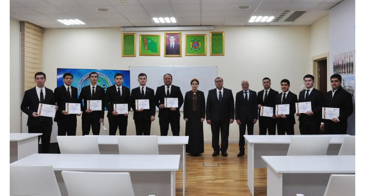 Завершился краткосрочный курс по дипломатическому протоколу