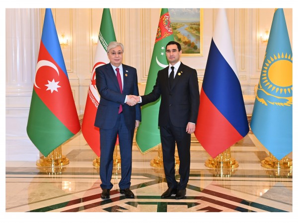 Встреча Президентов Туркменистана и Казахстана